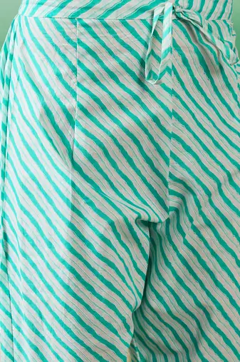 Sea green printed cotton v neck kurta sets