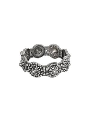 Silver-plated stacked bracelet set with delicate details 3