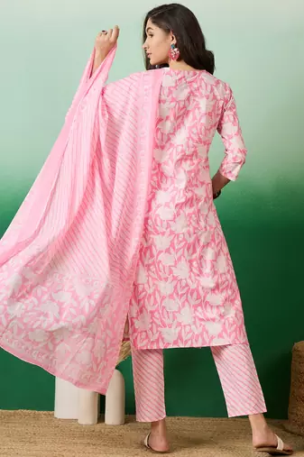 Pink printed cotton v neck kurta sets