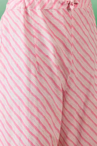 Pink printed cotton v neck kurta sets