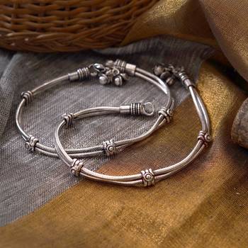 Delicate silver-plated oxidised anklets with chain and ghungroo accents 1