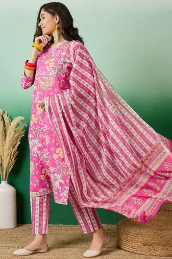 Pink embroidered cotton round neck kurta sets