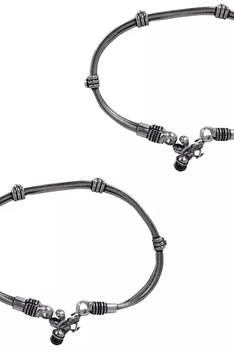 Delicate silver-plated oxidised anklets with chain and ghungroo accents