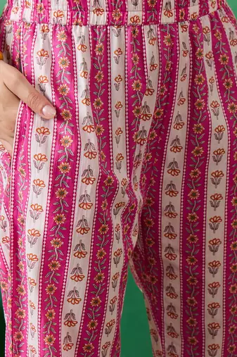 Pink embroidered cotton round neck kurta sets