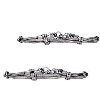 Delicate silver-plated oxidised anklets with chain and ghungroo accents 4