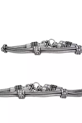 Delicate silver-plated oxidised anklets with chain and ghungroo accents