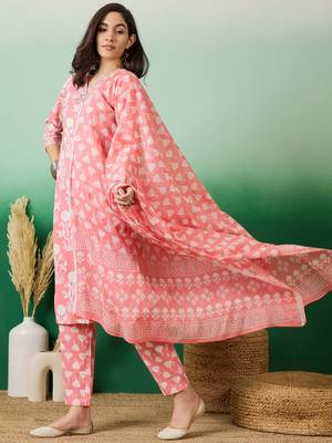 Peach embroidered cotton v neck kurta sets 3