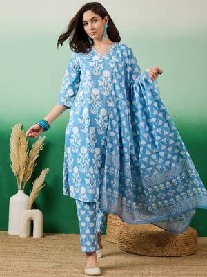 Blue embroidered cotton v neck kurta sets 1