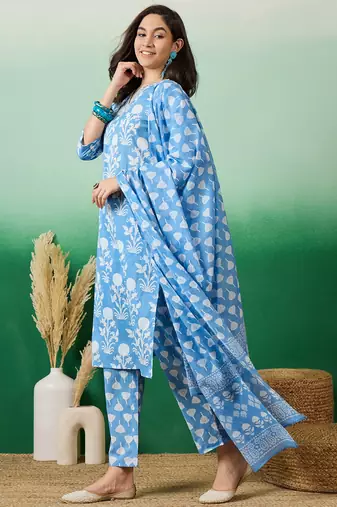 Blue embroidered cotton v neck kurta sets