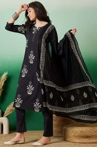 Black embroidered cotton round neck kurta sets