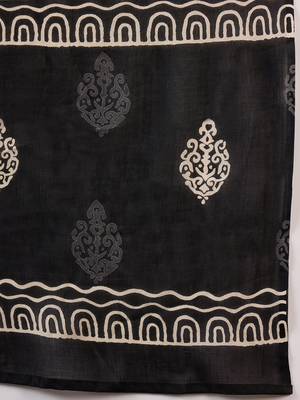 Black embroidered cotton round neck kurta sets 5