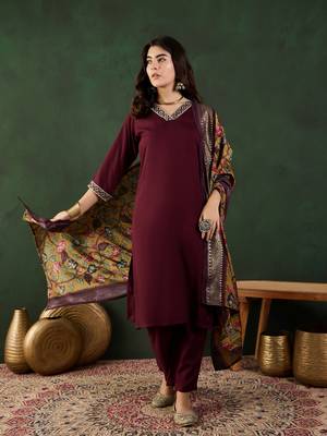 Maroon plain viscose v neck kurta sets 1