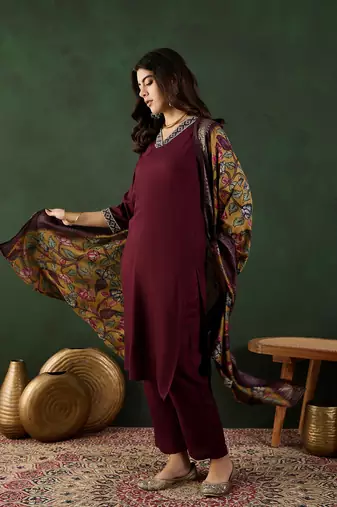 Maroon plain viscose v neck kurta sets