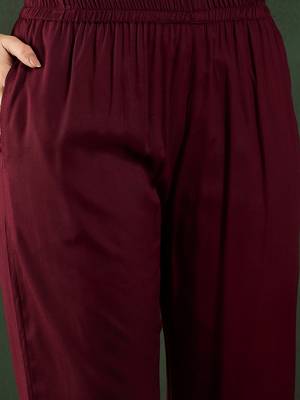 Maroon plain viscose v neck kurta sets 4