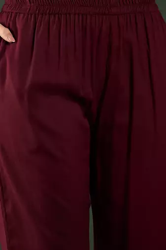 Maroon plain viscose v neck kurta sets