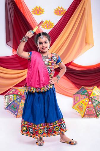 Banjara india girls kutch work embroideblue lehenga choli set with dupatta (cc-dmnd) - blue