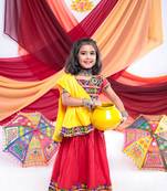 Banjara india girls kutch work embroidered lehenga choli set with dupatta (cc-dmnd) - red