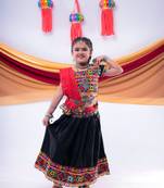 Banjara india girls kutch work embroidered lehenga choli set with dupatta (cc-dmnd) - black