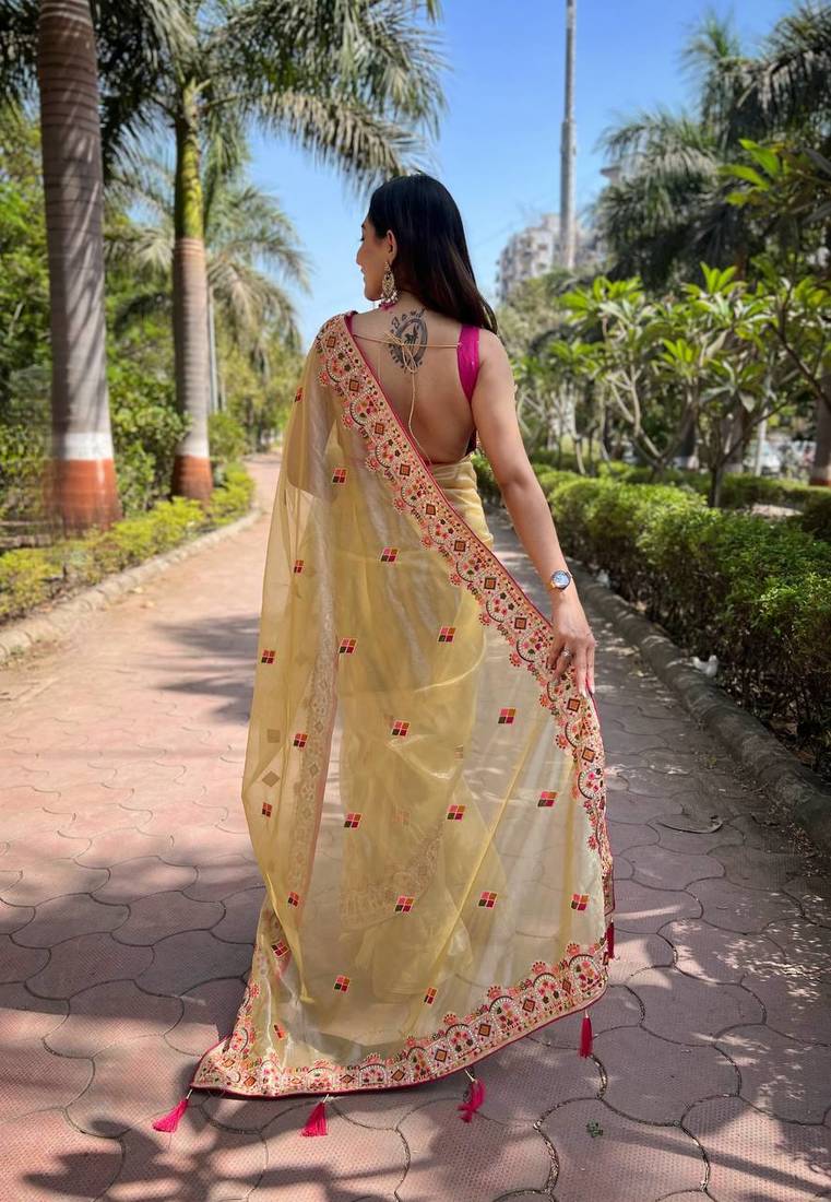 Light Yellow Colour Twil Net Thread Work Saree