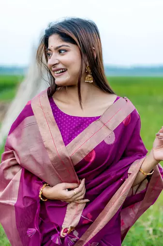 Magenta Faux Linen Floral Printed Zari pallu Border Saree with Blouse