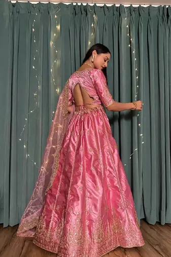 Designer Bollywood Style Wedding Lehenga Choli for Bride