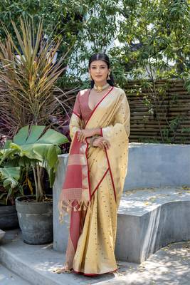 Cream bangali style Semi Tussar Silk Bland Temple Border & contrust Pallu Saree With Blouse 2
