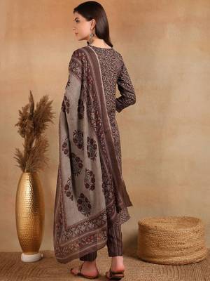 women grey rayon blend ethnic motifs printed straight kurta trousers with dupatta 6