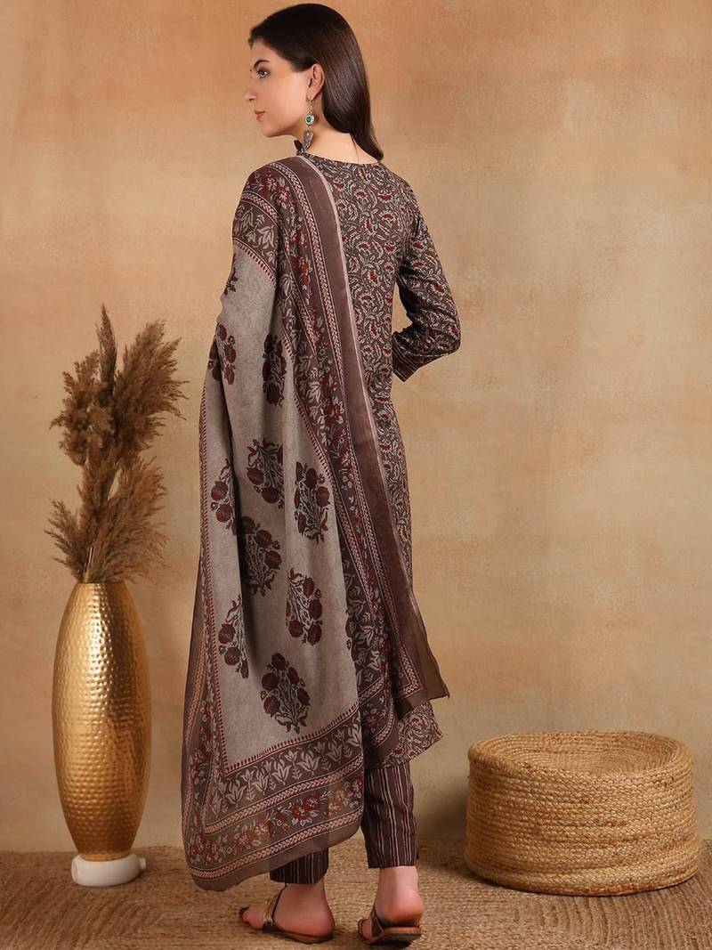 women grey rayon blend ethnic motifs printed straight kurta trousers with dupatta