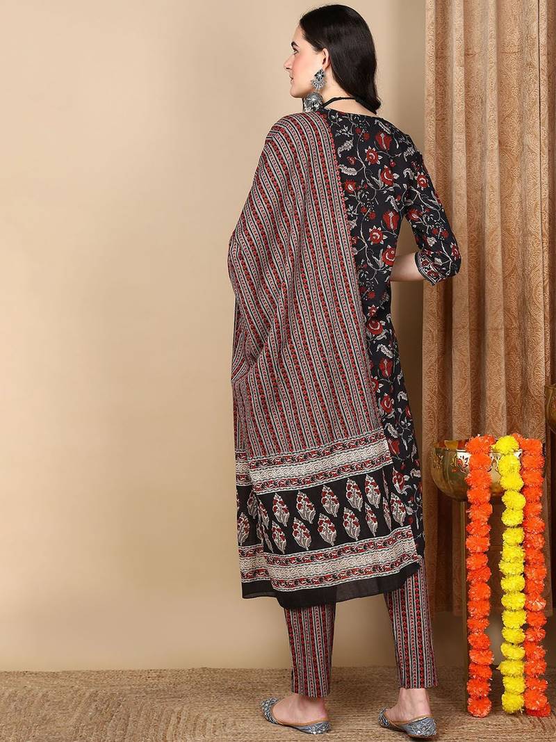 women black rayon blend floral printed straight kurta trousers with dupatta