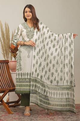 Green floral printed aline kurta pant with dupatta set 1