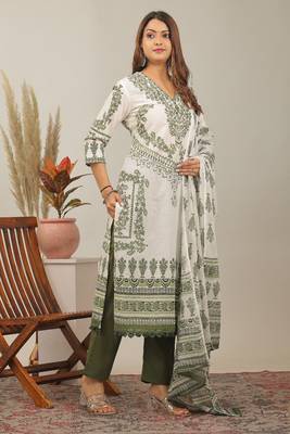 Green floral printed aline kurta pant with dupatta set 3