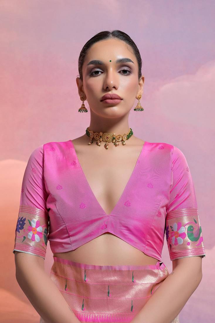 Baby Pink Soft Banarasi Saree With Kanjivaram Weaving Texture And Contrast Weaving Border With Blouse