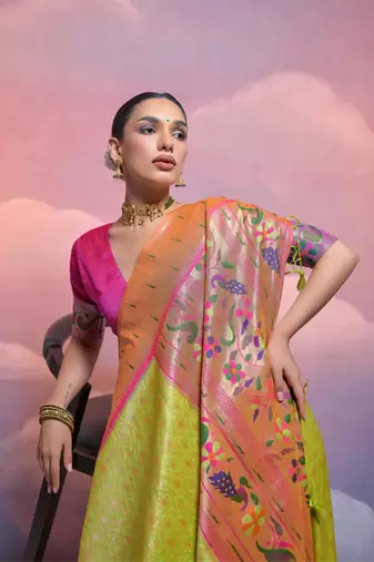 Mehendi Soft Banarasi Saree With Kanjivaram Weaving Texture And Contrast Weaving Border With Blouse