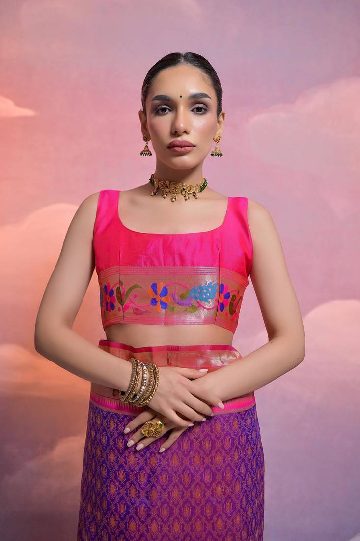 Royal Blue Soft Banarasi Saree With Kanjivaram Weaving Texture And Contrast Weaving Border With Blouse