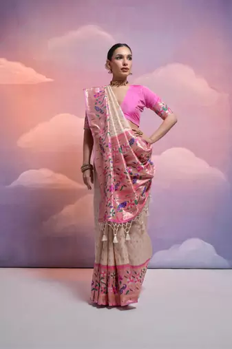 White Soft Banarasi Saree With Kanjivaram Weaving Texture And Contrast Weaving Border With Blouse