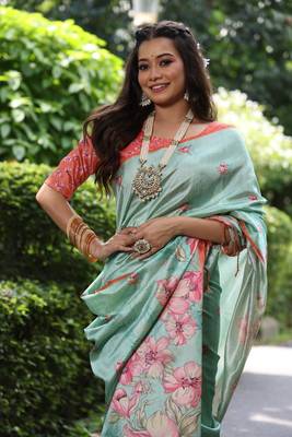 Sea Green Gujarti Style Tussar Silk bland Floral Printe Pallu & Border Saree With Blouse 3