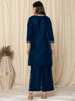  bue zari work velvet co-ord set 3