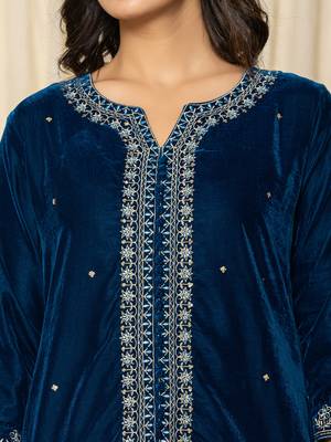  bue zari work velvet co-ord set 4