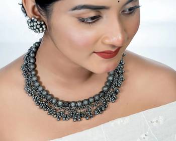 Ghungaroo choker in black polish choker necklace, chic jewellery 2