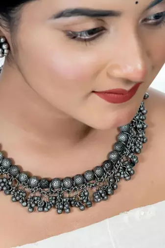 Ghungaroo choker in black polish choker necklace, chic jewellery