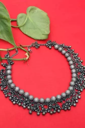 Ghungaroo choker in black polish choker necklace, chic jewellery