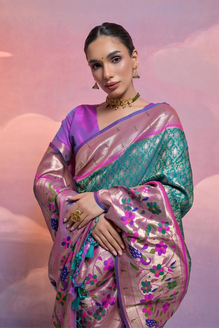 Rama Soft Banarasi Saree With Kanjivaram Weaving Texture And Contrast Weaving Border With Blouse