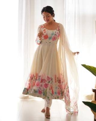 PURE SOFT ORGANJA SILK FABRIC FULLY FLAIR KALI PATTERN AND CANVAS PATTA WITH DUPPTA SET ,PENT READY TO WEAR 3
