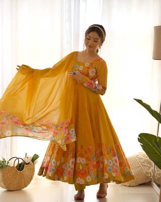 PURE SOFT ORGANJA SILK FABRIC FULLY FLAIR KALI PATTERN AND CANVAS PATTA WITH DUPPTA SET ,PENT READY TO WEAR 3