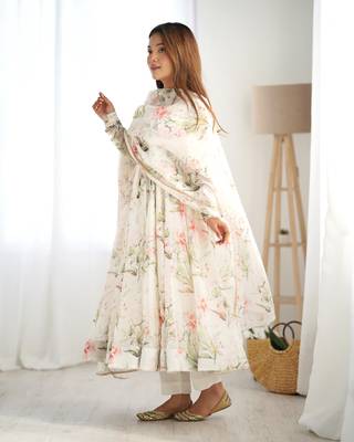 Soft Organza Silk Fabric Fully Flair Kali Pattern And Canvas Patta Anarkali Kurti With Pent And Dupatta   4