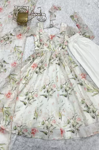Soft Organza Silk Fabric Fully Flair Kali Pattern And Canvas Patta Anarkali Kurti With Pent And Dupatta  