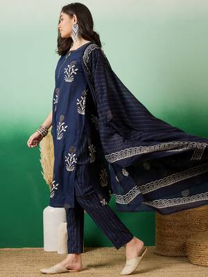 Dark navy blue embroidered cotton round neck kurta sets 3