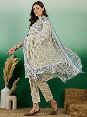 Grey embroidered cotton v neck kurta sets 3