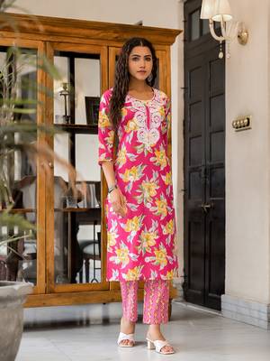 Magenta printed cotton round neck kurta sets 1