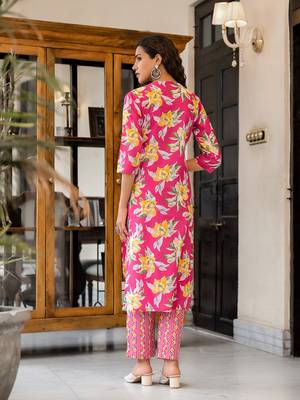 Magenta printed cotton round neck kurta sets 2